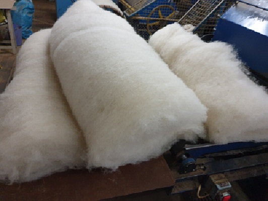 Carded wool01